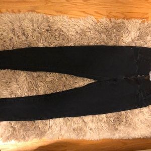 Some booty lifting jeans